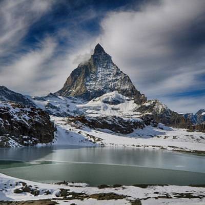 Das Matterhorn in den Schweizer Alpen.